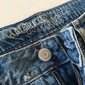 American Eagle Jean Shorts Light Wash Size 4